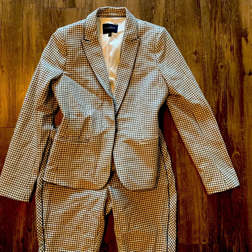 Banana Republic Pant Suit 4/6